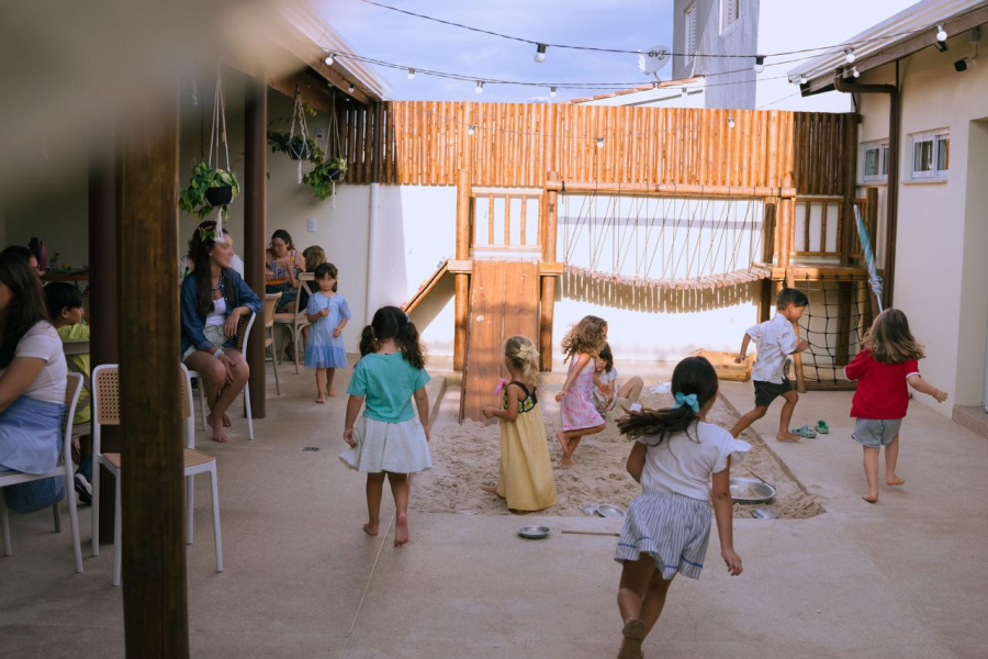 Brincar, interagir e aprender: famílias buscam novas experiências para crianças na primeira infância